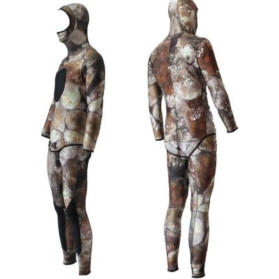 China MAN 5mm 2pcs Camouflage Hoodie Wetsuit Manufacturers Ties Diving Wetsuits for sale