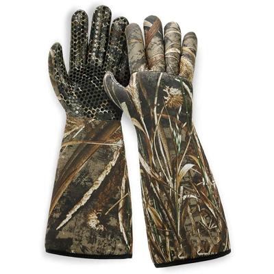 China Neoprene / Nylon Silicone Textured Surface Waterproof And Heat Insulation 5mm Neoprene Men's Hunting Gloves for sale