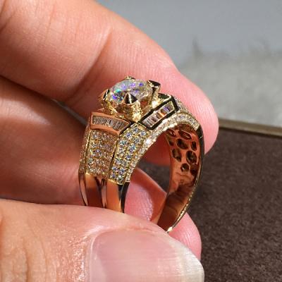 China 18K White Gold Rings Banquet Men And Women FASHION Luxury Engagement Rings for sale