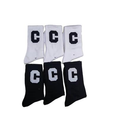 China 2021 New Style Sporty Wholesale Men's Classic Tube Socks Men's Socks for sale