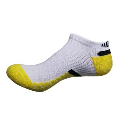 China Sporty Hot Sale Functional Socks Wholesale Custom Made Sport High Functional Logo Socks for sale