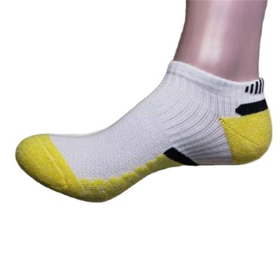 China Sports Good Quality Mens Football Anti Slip Functional Socks for sale