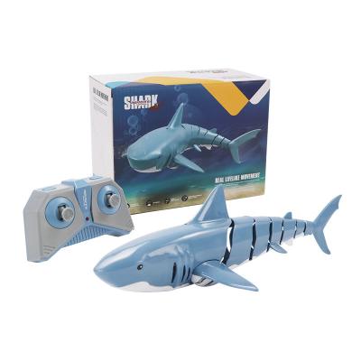 China Other New Kids Remote Control Electric Swing Fish Swimming Model Ship Whale Shark 2.4G Simulation Toys for sale