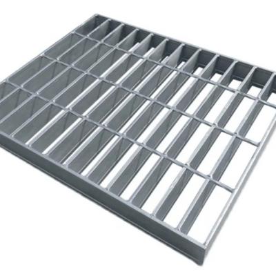 China High-quality heavy-duty walkway channel steel grating non-slip offshore platform steel grating black steel grating for sale