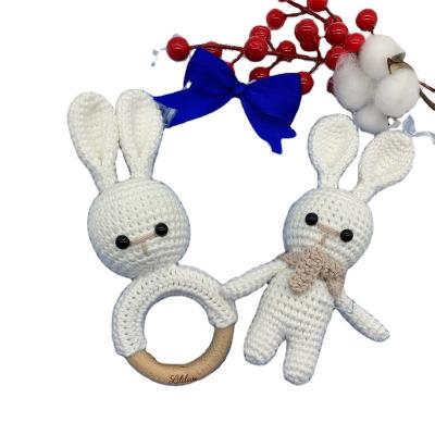 China Lovely New Design Newborn Baby Wooden Rattle Toy Set Cute Rabbit Crochet Rattle Baby Toys for sale