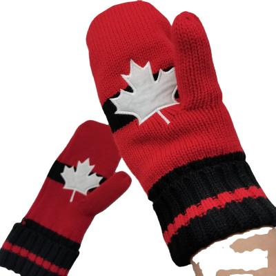 China Plain Customized LOGO cold resistant Canadian maple leaf mittens with lint lining for sale