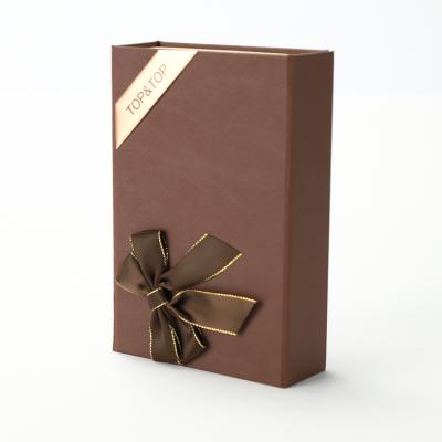 China Recycled Materials Folding Luxury Apparel Packaging Cardboard Gift Box Flat Pack Paper Box With Magnetic for sale