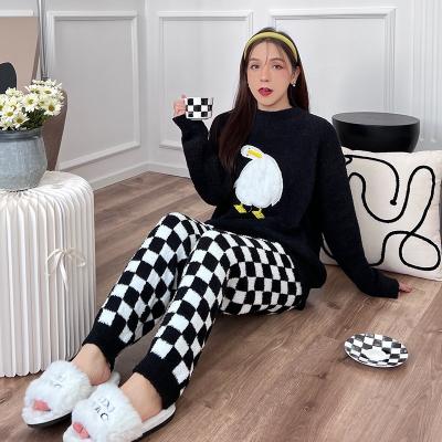 China Anti-pilling 2022 NEW soft and cute duck women's pajamas women's plaids thickened sweaters home clothes knit set for sale