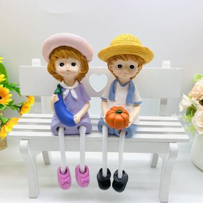 China Hot Selling China Uneven Leg Lovers Furnishing Articles Resin Crafts Cartoon Love Couples Rural Ornaments and Garden Lovers for sale