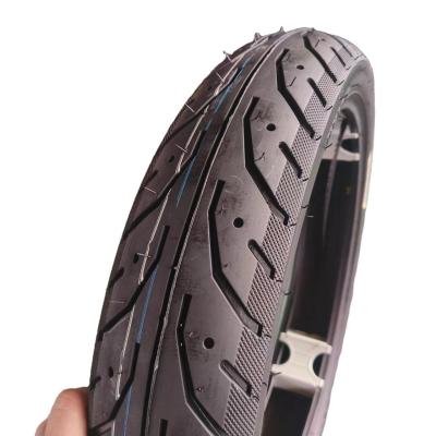 China Pneus de motocicleta sem tubo de nylon 100/80-17 OEM aceito em Qingdao com porto de carga à venda