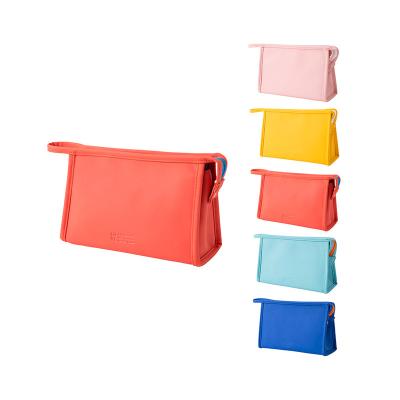 China Fashion Stylish Solid Color Waterproof PU Vegan Leather Make Up Travel Cosmetics Bag Women Custom Makeup Pouch Toiletry Bag With LOGO for sale