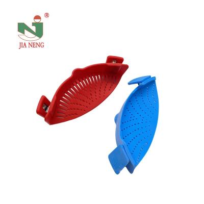 China NEW IMPROVED No-Hands Removable Silicone Strainer Staple And Tension Removable Strainer For Pot for sale