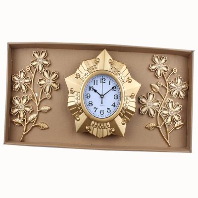 China Antique style promotion home border hot selling plastic decoration set of three pieces of wall clock for sale