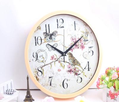 China Modern home wall clock home decoration wall clock fashion style decoration antique creative light luxury living room clock for sale