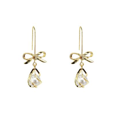 China 2022 New Latest Luxury Fashion Famous Brand Designs Crystal Jewelery Gold Earring For Famous Women for sale