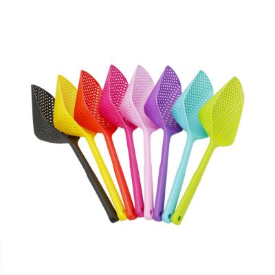 China Sustainable Plastic PP Polypropylene Draining Slotted Spoon Scoop Strainer Filter Hole Ice Cube Strainer Strainer Shovel for sale