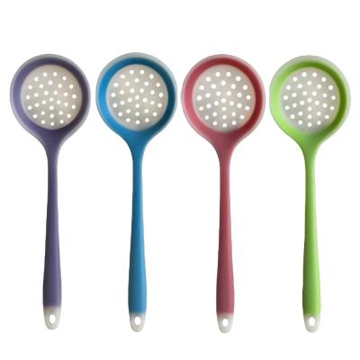 China Sustainable Kitchen Utensils Slotted Green Floating Coloful Oil Silicone Skimmer Spoon for sale