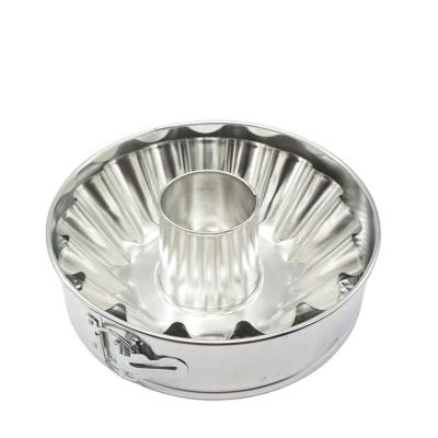 China 10 Inch Flower Shape Sustainable Tube Fluted Bundt Cake Mold Springform Baking Cake Pan Set for sale