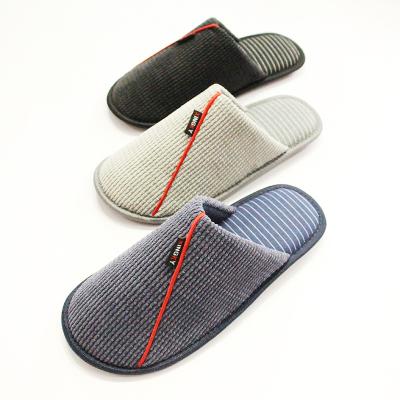 China Custom Logo OEM Men's Indoor Slippers Winter Warm And Thick Fashion Trend Home Shoes Factory Price Men's Indoor Slippers for sale