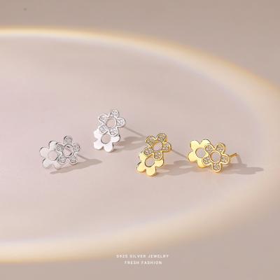 China Women's S925 Sterling Silver Micro Diamond Flower Small Simple Cute Cool Stud Earrings Female Stud Earrings Female Temperament Design for sale