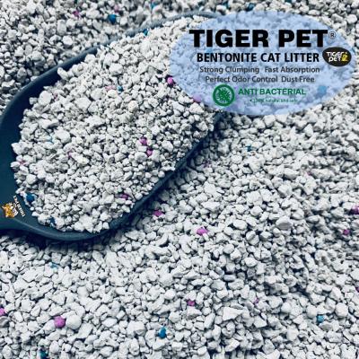 China China Sustainable Manufacturer Wholesale Pet Supplies Clumping Colorful Scented Bentonite Cat Litter for sale