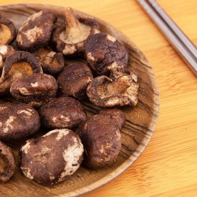 China Low Fat Healthy Shiitake Mushrooms Shiitake Chips Crunchy Snacks for sale