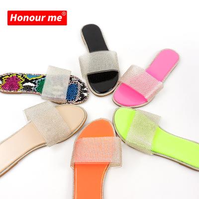 China Fashion trend 2021 summer shiny rhinestone fashion slides ladies fail flat slippers woman shoes sandals for sale