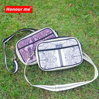 China 2020 high quality neoprene beach bag factory neoprene material and perforated waterproof neoprene cross body beach handbag for sale