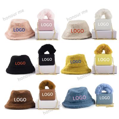 China Lady Purse and Hat Set PU Purse Women Fashion Designer Purse Fur Hats and Bags Set Zipper Shoulder Bags Bucket Hat and Handle Bag for sale