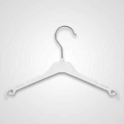 China China supplier eco-friendly factory price anti slip custom clothes flat plastic top hanger for sale