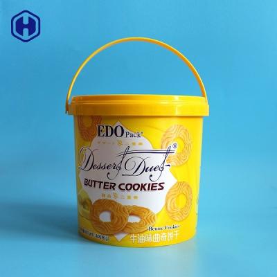 Chine Conteneurs en plastique ronds de biscuit de mur mince 84OZ 400G avec la poignée simple à vendre