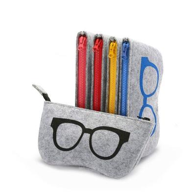 China New Soft Unique Felt Organizer Eco-friendly/Washable Portable Eyeglasses Case Cloth Zipper Sunglasses Bag Glass Storage Bag for sale