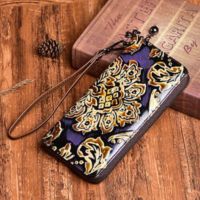 China Portable 2022 handmade new Italian long women's leather elegant handbag multi card cell phone bag wallet card bag for sale