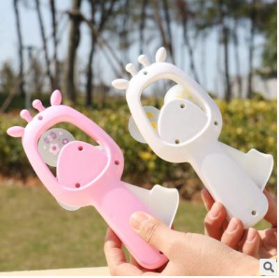 China Hotsale Children's Toys Mini Giraffe Hand Spray Portable Plastic Fan for sale