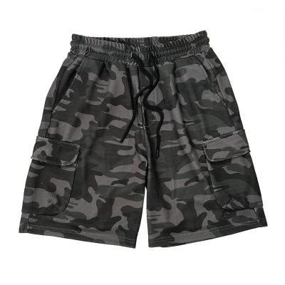 China Anti-wrinkle summer men's camouflage outdoor workwear shorts loose waist casual drawstring pockets cotton pants shorts for sale