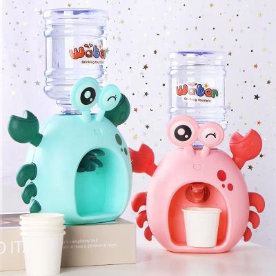 China Eat+play Kids Mini Water Dispenser Candy Frog Mini Animal Candy Dispenser Sweet Vending Machine Wholesales for sale