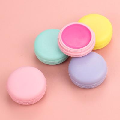 China Best Selling Private Label Lip Balm Waterproof Natural Fruit Flavors Round Mini Lip Balm for sale