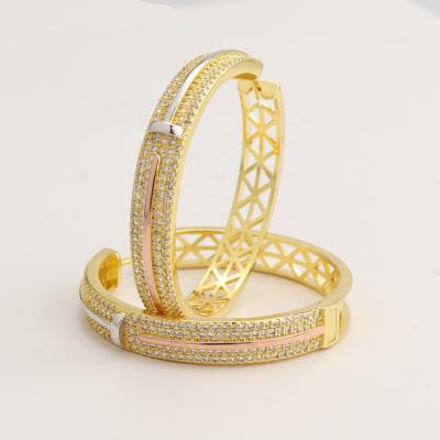 China Fashion Classic Fashion Classic T-shape Circle Cuff Women Girl Gift Gold Plated Big Zirconia Earrings Jewelry Set High Quality Bridal Lightweight for sale