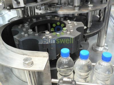 China 3 in-1 Monoblock Wasser-Füllmaschinen XGFD 14-12-5 mit dem Ausspülen des füllenden Mit einer Kappe bedeckens zu verkaufen