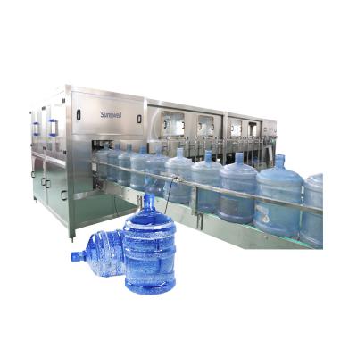 China Het mineraalwater 5 Gallon Hete het Vullen Machine integreert Flessenspoeler Te koop