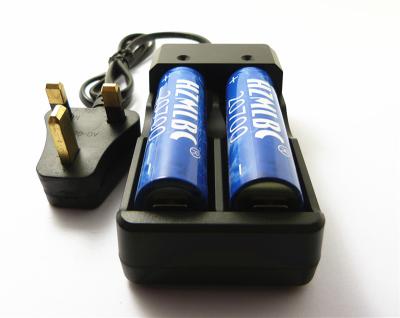 Cina Caricatore BRITANNICO 2A della batteria ricaricabile della spina per le batterie al litio di capacità elevata in vendita