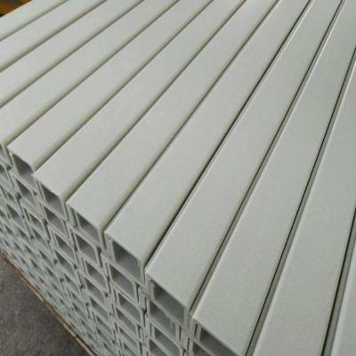 China 55x28x4mm FRP U Channel With Smooth Surface Of Wearing Resistant Light Grey en venta