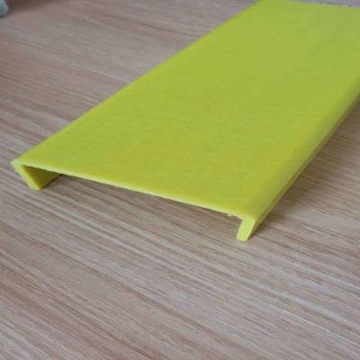 China 50x30x3mm Smooth FRP U Shape Channel Wrapped By Polyester Veil Wearing Resistant en venta