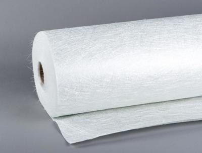 Cina La mano sovrappone EMC200 ha tagliato la vetroresina a pezzi Mat Roll With Epoxy del filo 1270mm 30kgs in vendita