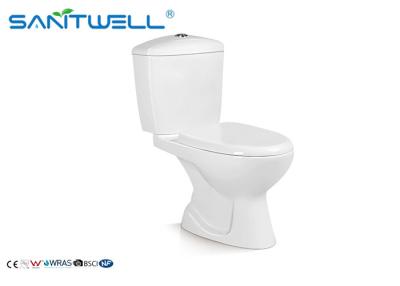 China Baldeo blanco del cuarto de baño del retrete de cerámica sanitario rasante dual de las mercancías con la funda de asiento cercana lenta en venta