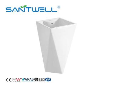 China Lavabo blanco del pedestal de Toliet del estilo europeo que fija a la pared con la parte posterior en venta