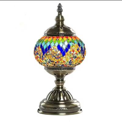 中国 Unique 3-Color Lens LED Light Source AdeMarrakech Glass Art Table Lamp for Home Decor 販売のため