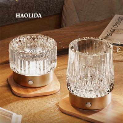 Cina Warm Atmosphere Luxury Crystal Cordless Table Lamps for Restaurant Stepless Dimming Luxury Design in vendita