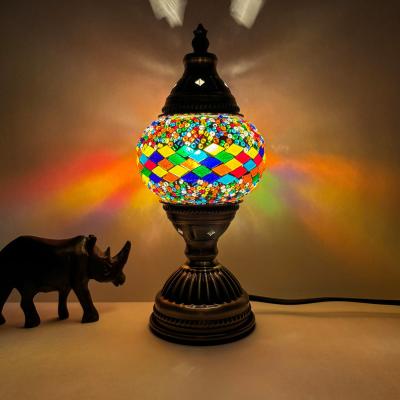 中国 Colorful Handmade Glass Table Lamp Bluetooth Connectivity 90 Ra Color Rendering Index 販売のため