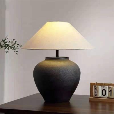 中国 Rustic Lampes De Table Nordic Home Clay Pot Bedroom Bedside Modern Ceramics Decor Lamp For Living Room 販売のため